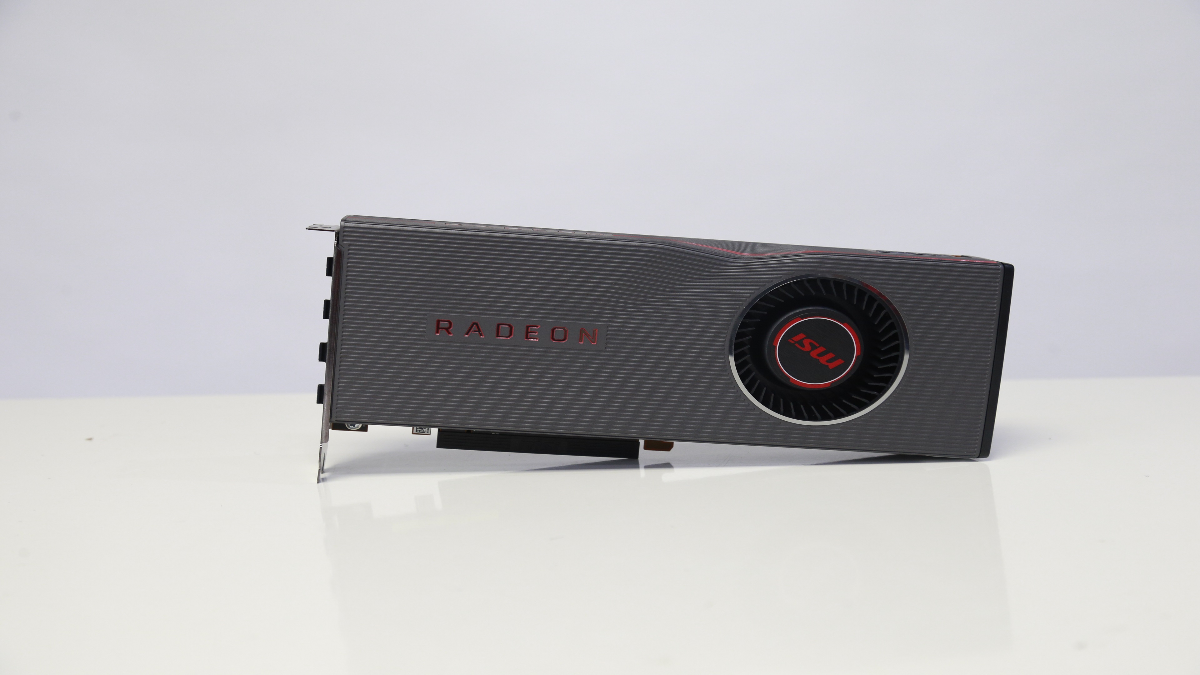 RX 5700 XT custom 1