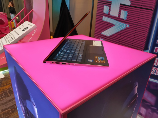 ASUS Vivobook 3
