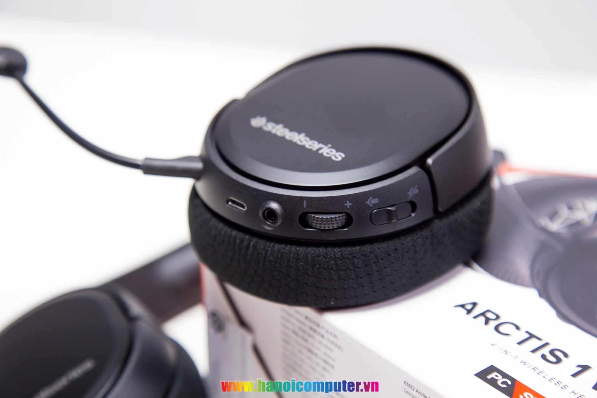 Steelseries Arctis 1 Wireless 5