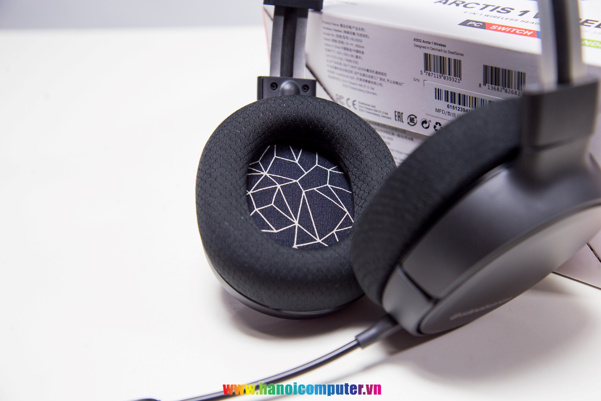 Steelseries Arctis 1 Wireless 8