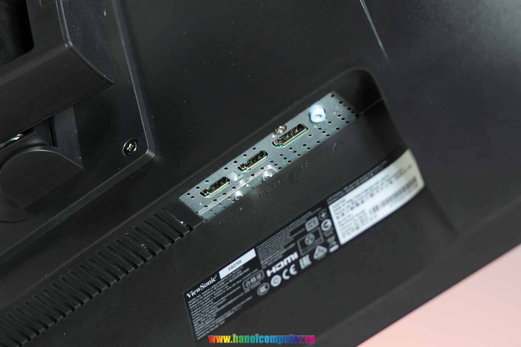 Các cổng kết nối XG2705