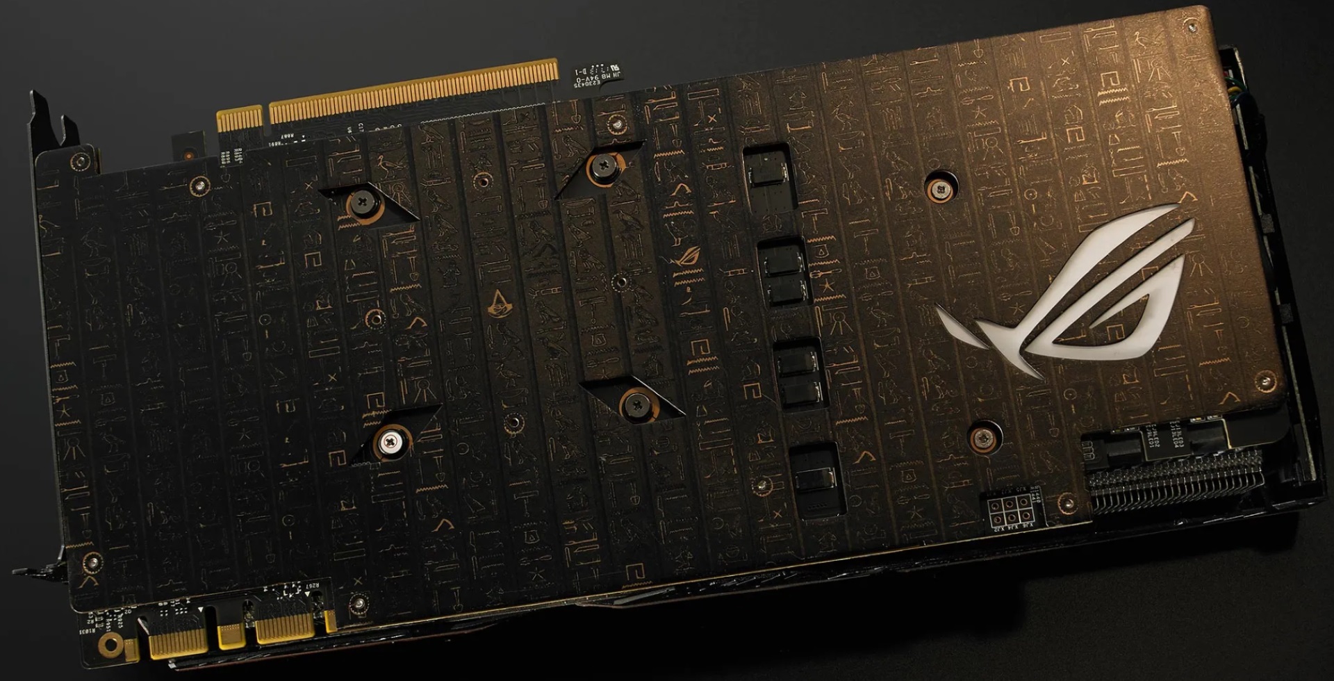 Backplate VGA cầu kỳ