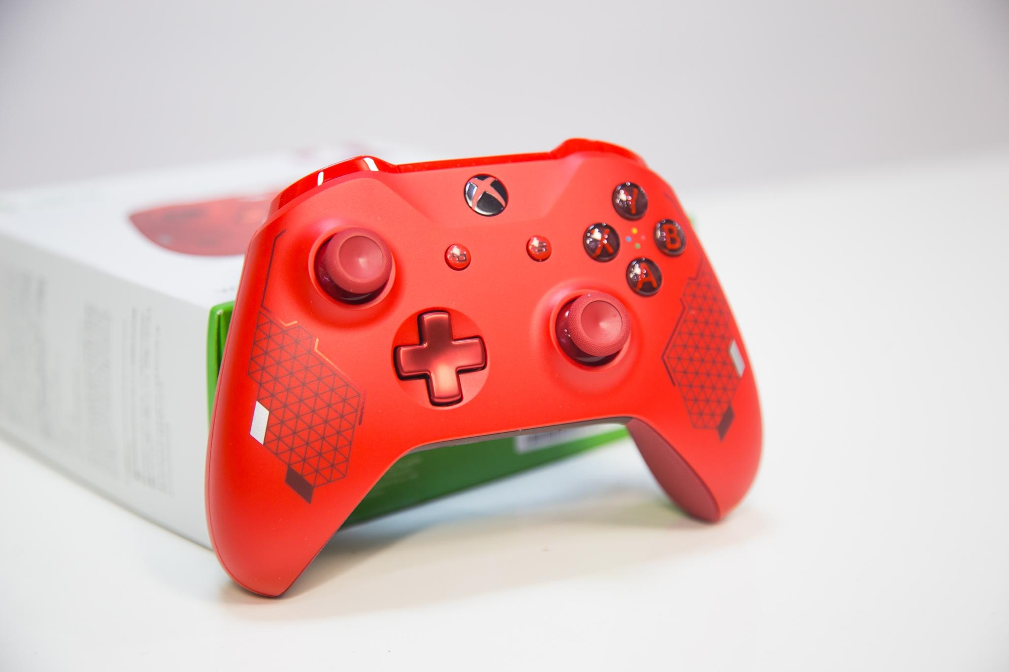 Thiết kế của tay cầm chơi game Xbox One S