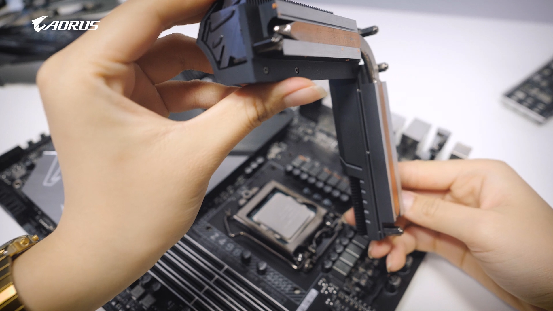 5.1 Ghz Trên MƯỜI Nhân! - Gigabyte Z390 Aorus Master ft. Core i9 10900K
