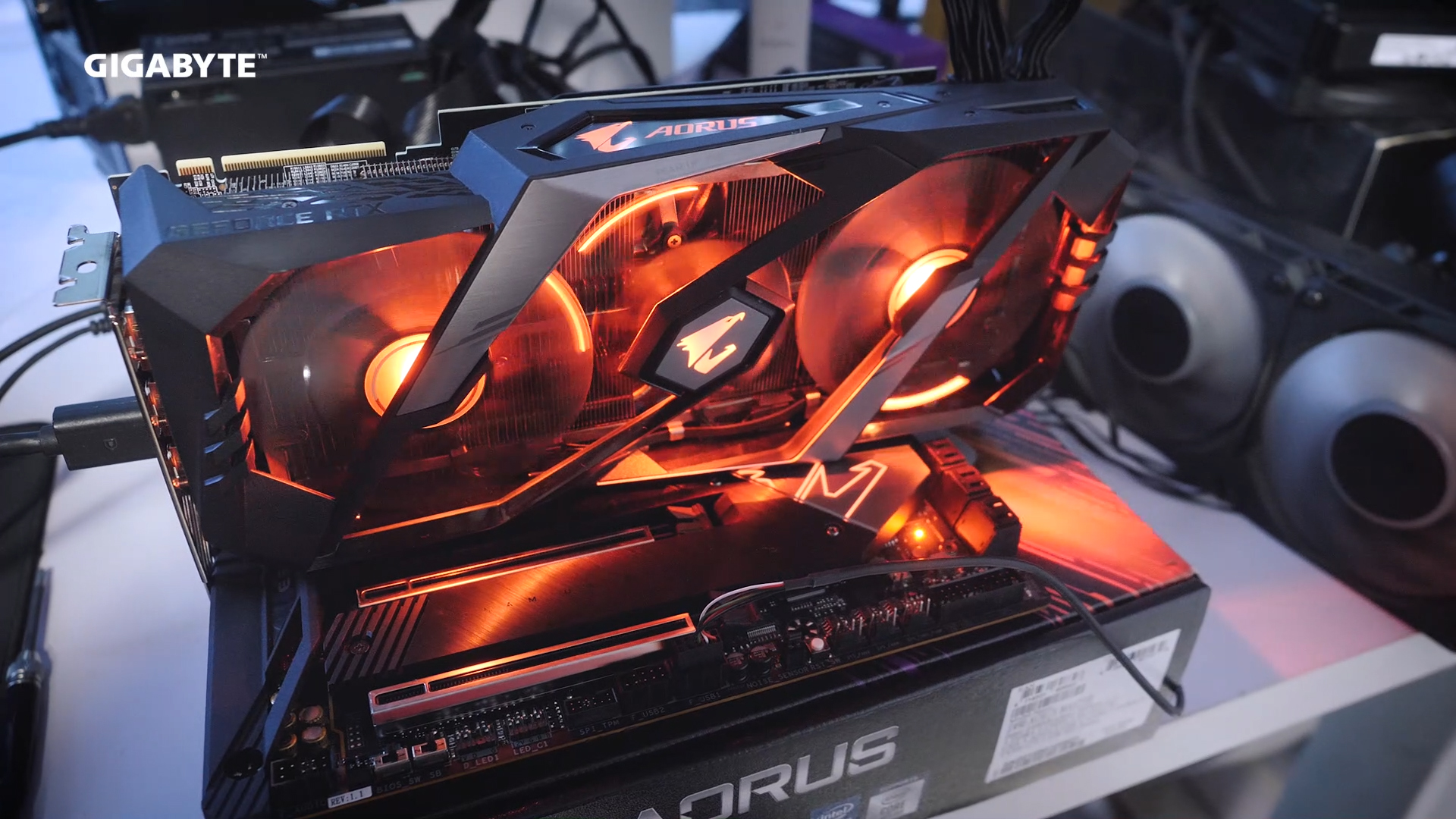 5.1 Ghz Trên MƯỜI Nhân! - Gigabyte Z390 Aorus Master ft. Core i9 10900K