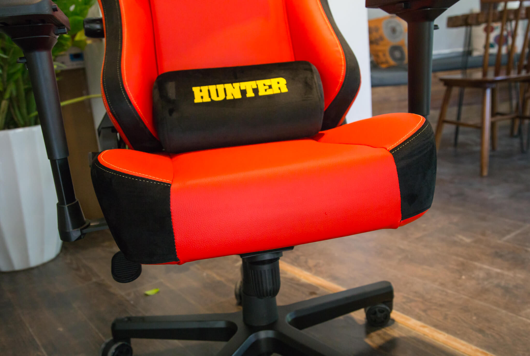 E-Dra Hunter ECG 206 có đệm lưng siêu dày