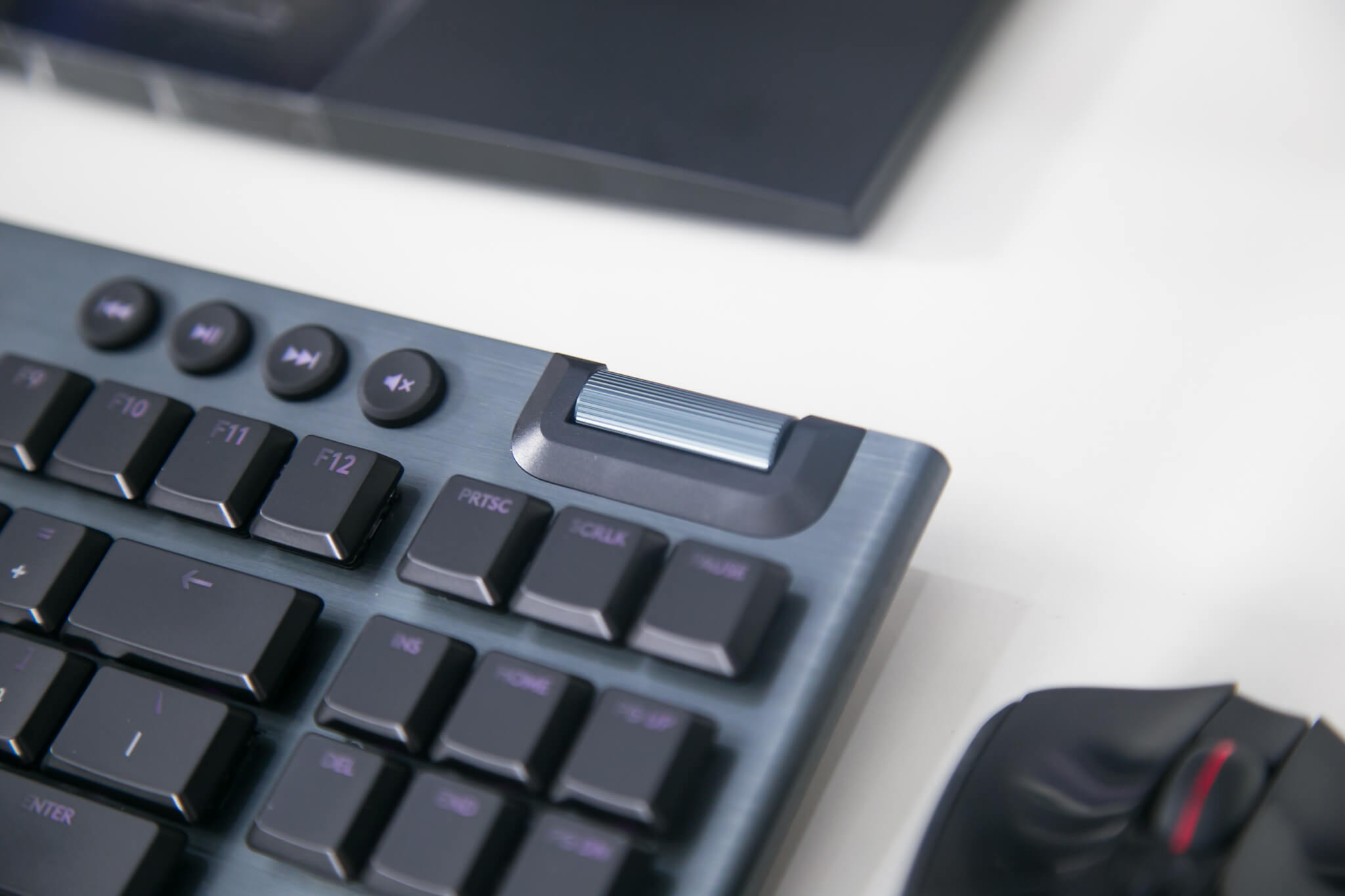 Nút chỉnh volume của Logitech G913 TKL