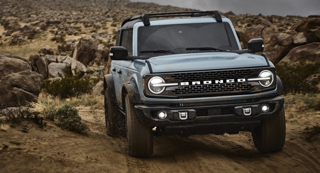 Ford Bronco 4