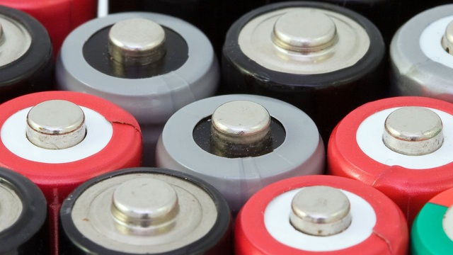 Pin Lithium ion 1