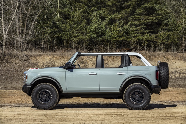 Ford Bronco 11