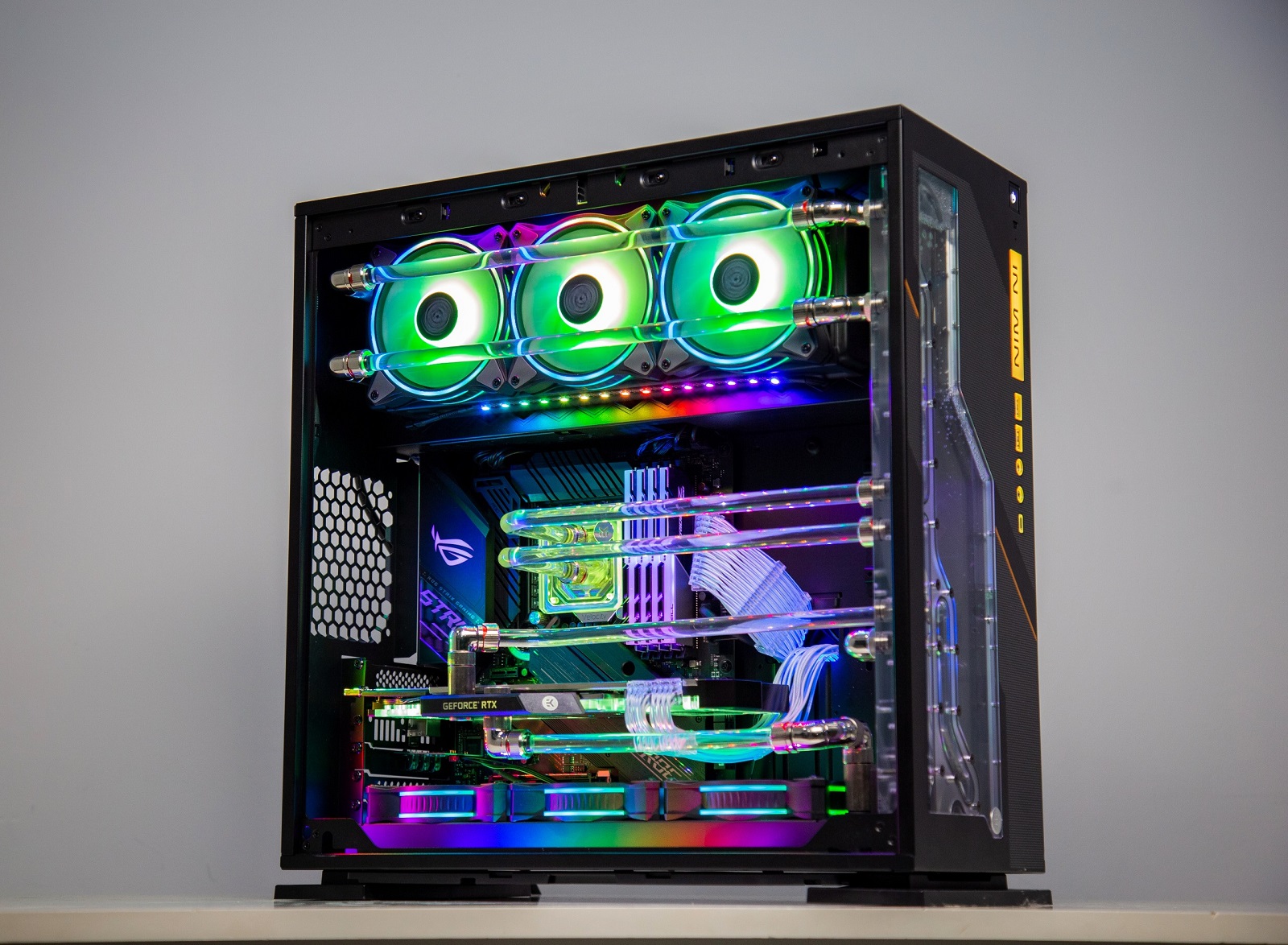 INWIN 303 EK - bản độ tuyệt vời với các linh kiện cao cấp tới từ EKWB