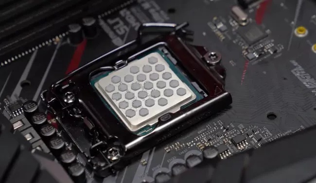 Cách tra keo mới của Thermaltake
