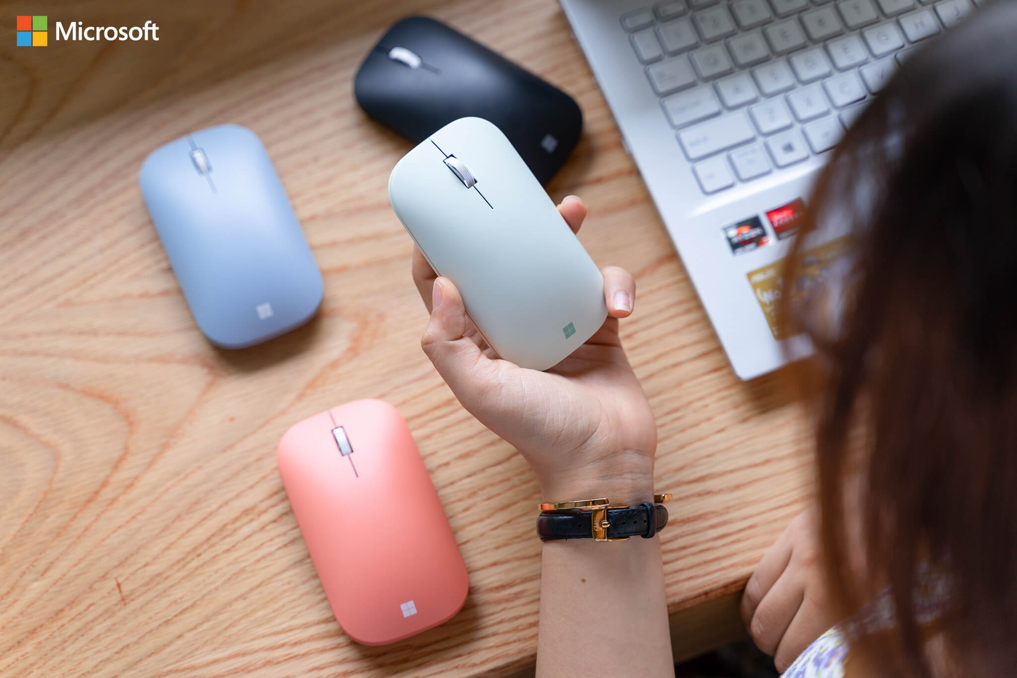 Thiết kế của chuột Bluetooth Microsoft Modern Mobile