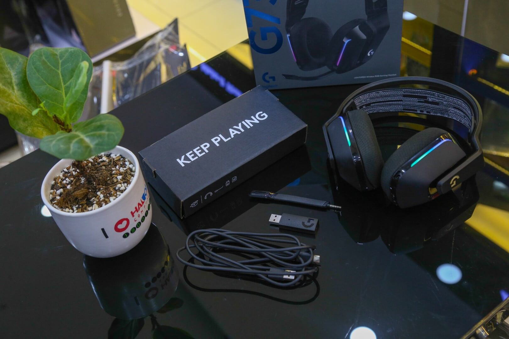 Phụ kiện của Tai nghe Logitech G733