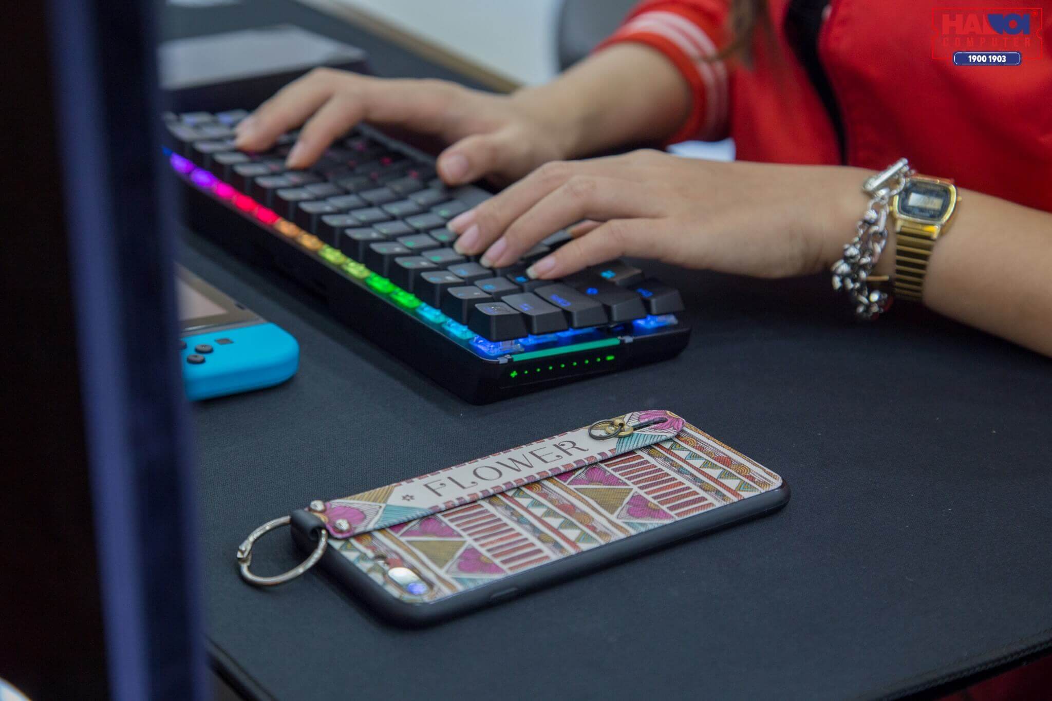 Dải led cảm ứng của bàn phím Asus ROG Falchion
