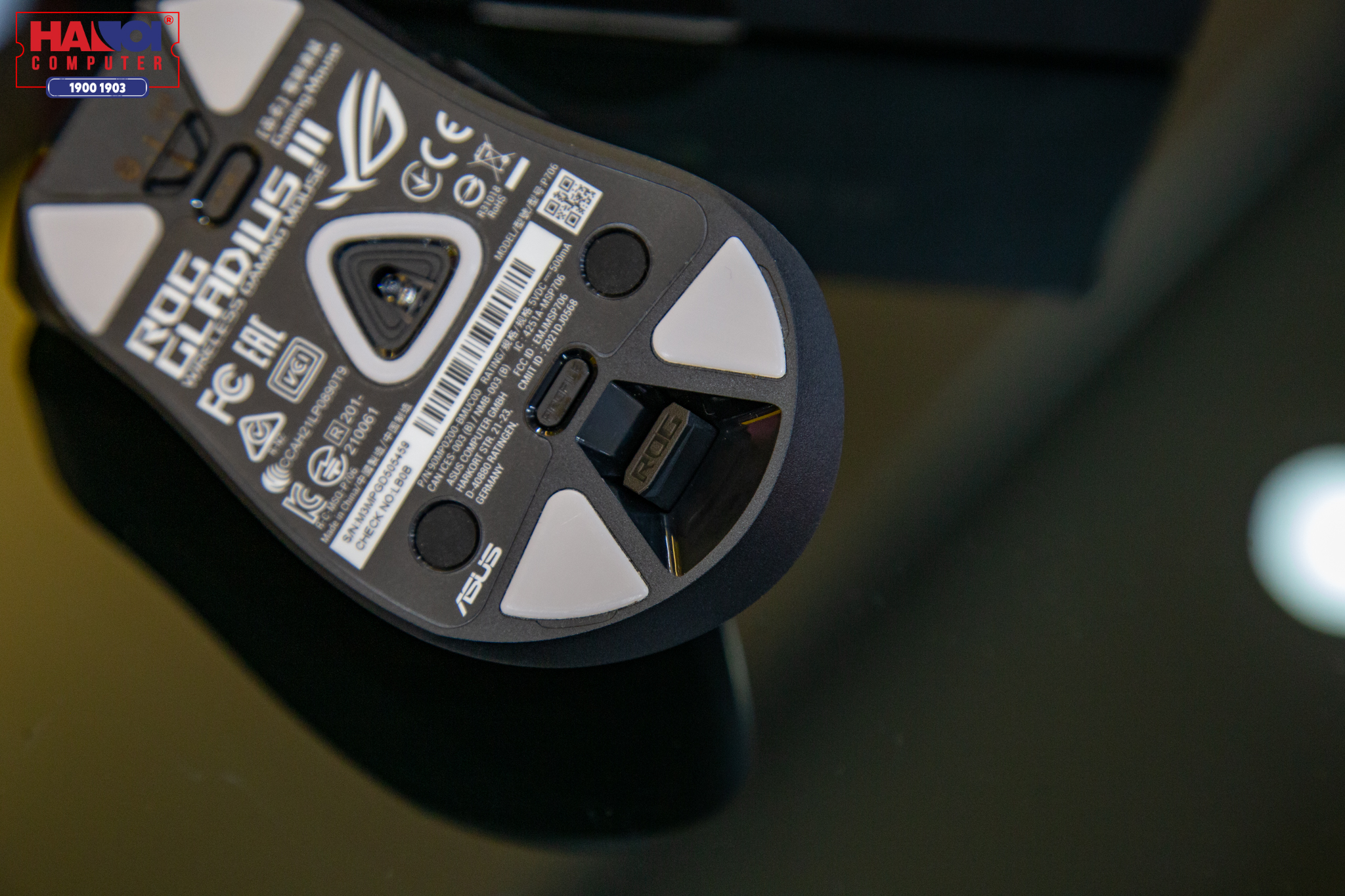 Khe cắm của Asus ROG Gladius III Wireless