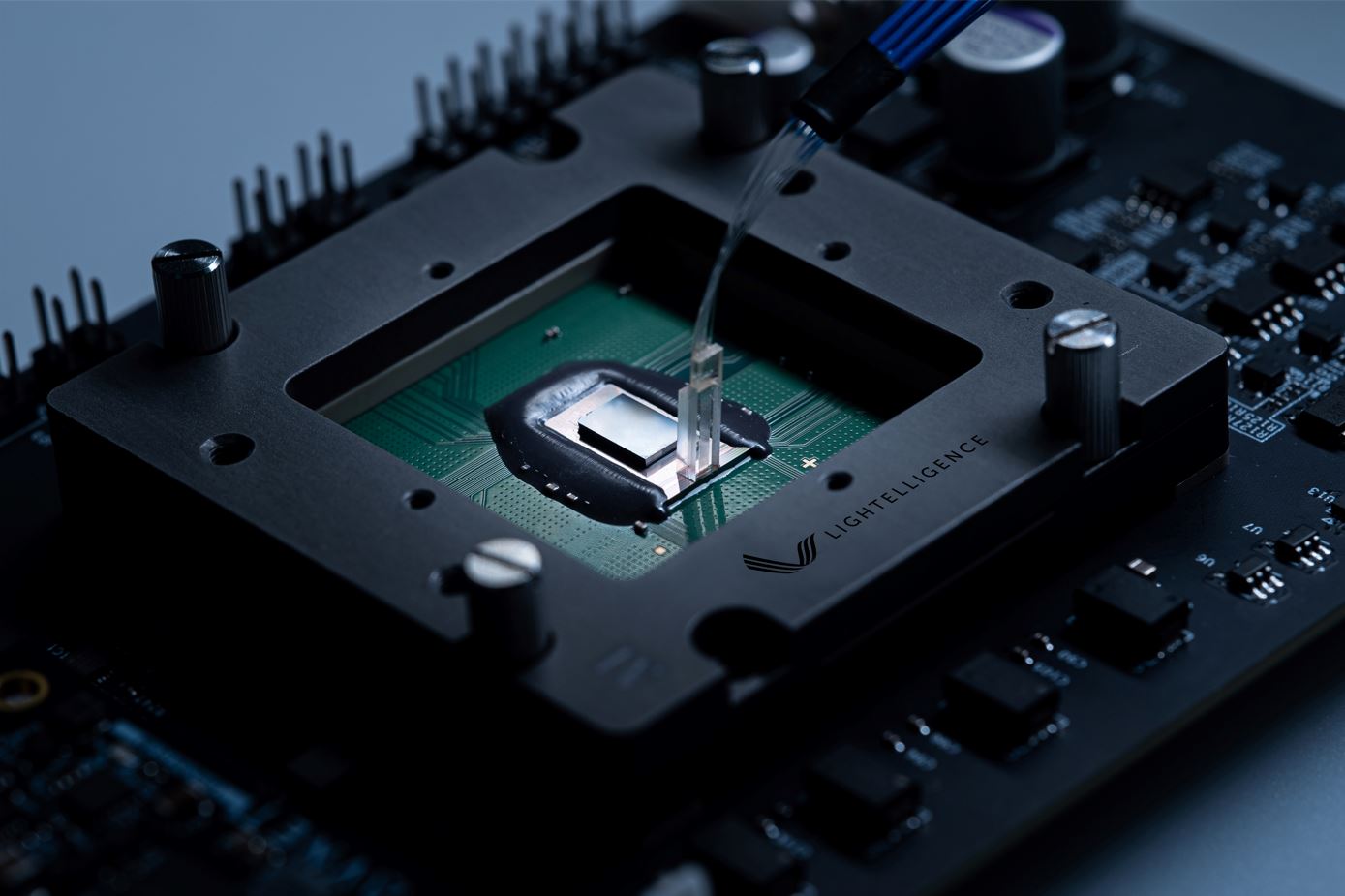 Chip quang học tính toán nhanh hơn GTX 3080 tới hàng trăm lần 