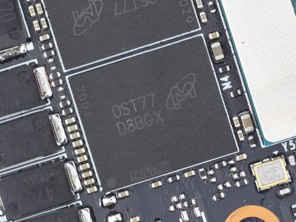 mô đun chip nhớ ở trên PCB của RTX 3090, ảnh: techpowerup