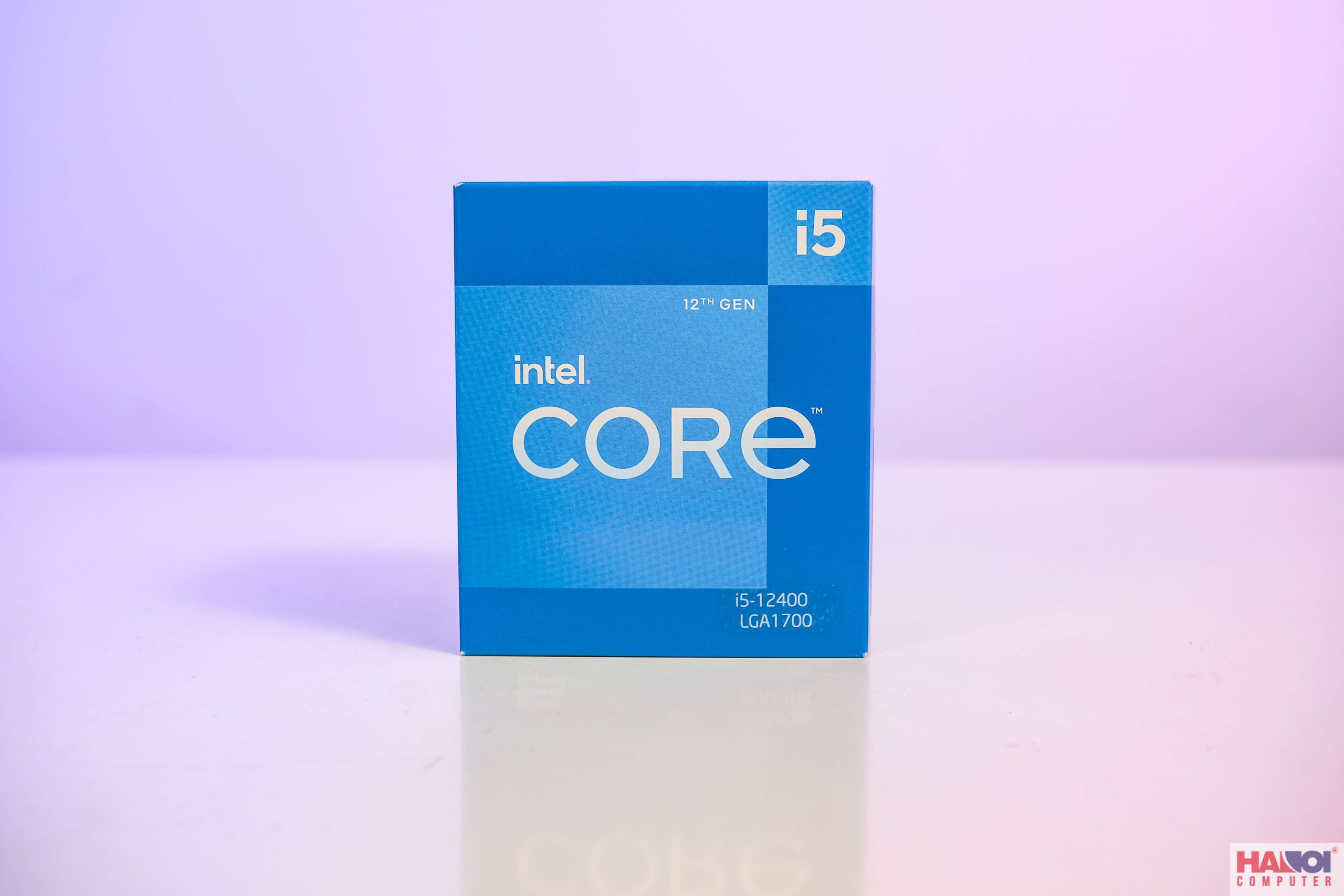 CPU Intel Core i5-12400 đang được bán tại các showroom của HACOM