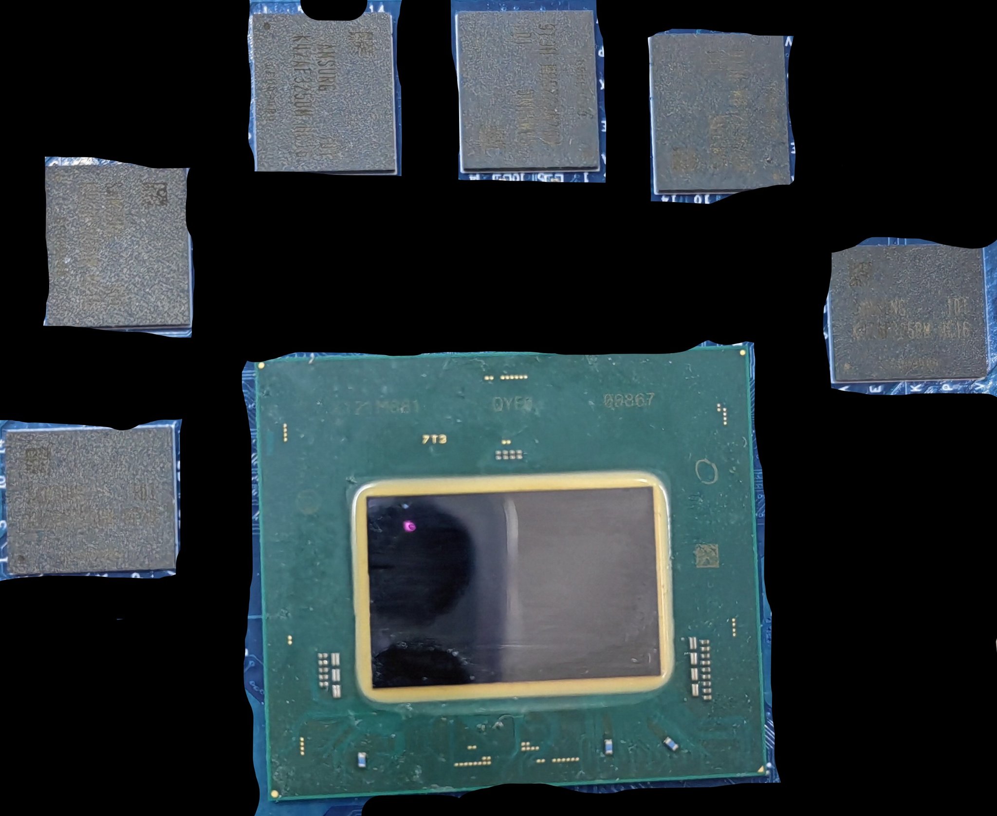 Ảnh nhân GPU và các mô đun bộ nhớ của Intel Arc Alchemist được chụp bằng điện thoại