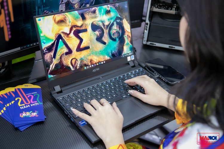 Gigabyte AERO 15 OLED