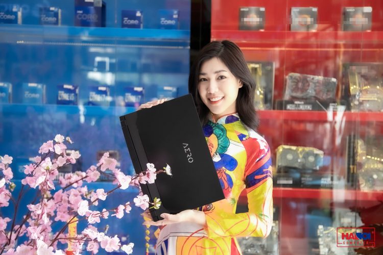 Gigabyte AERO 15 OLED