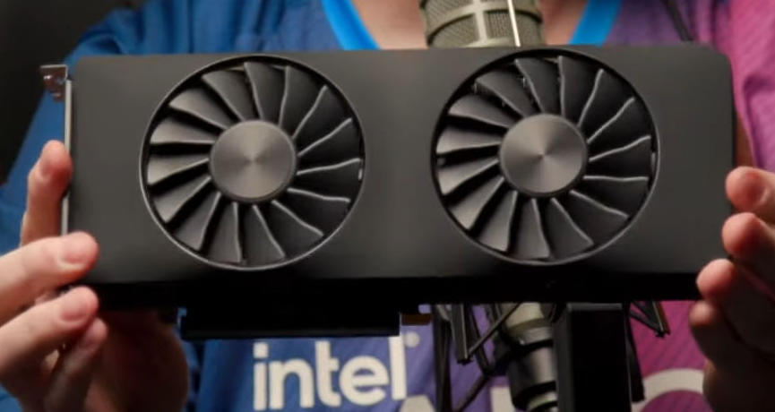 A770 sử dụng tản Dual-Fan, ảnh: Youtube Linus Tech Tips